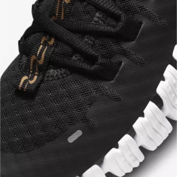 NWOB Nike Free Metcon 5 Fireberry Gold Black. New Without Box. Women’s Size 9.5 - Picture 6 of 10